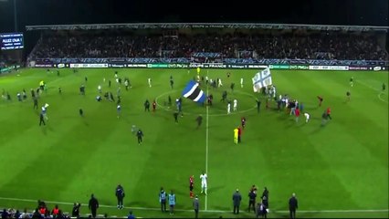 Auxerre Fans Invade pitch too soon Auxerre vs Guingamp 1-0 HD