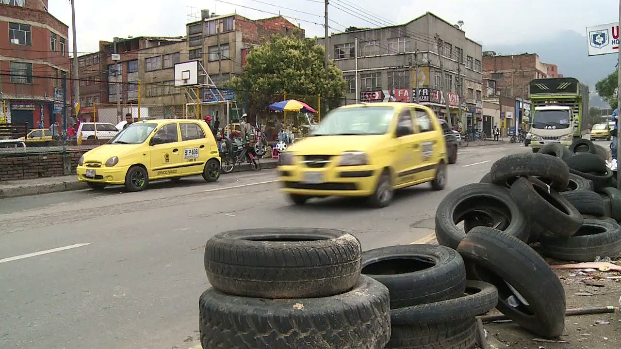 Häuser aus Autoreifen: günstig und erdbebensicher