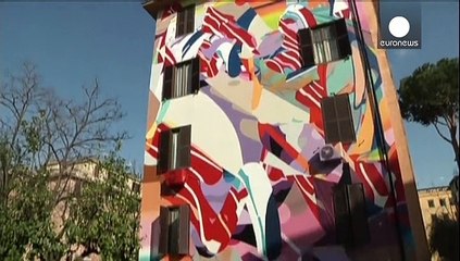 فن الغرافيتي ينعش السياحة في أحياء روما الفقيرة