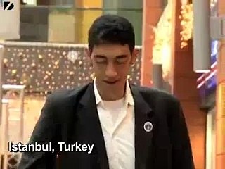 Worlds Bigest n Smallest Boy