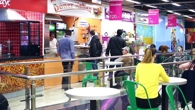 Музыкальный weekend с группой The Diamonds в универмаге Муравей-Сормово