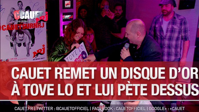 Cauet remet un disque dor à Tove Lo et lui pete aux oreilles - C'Cauet sur NRJ