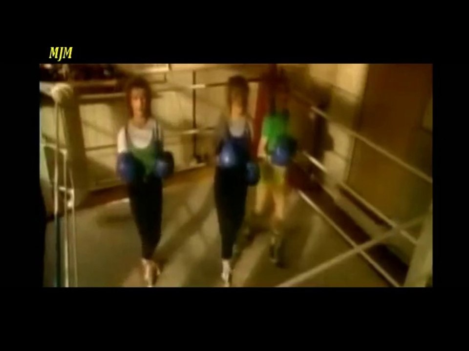 Na na hey hey kiss him goodbye --- Bananarama