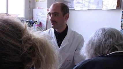 Infirmier dans un service de psychiatrie, hôpital public