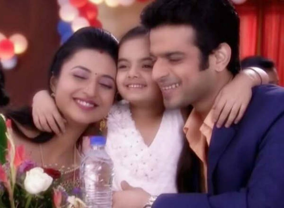 Yeh Hai Mohabbatein Ruhi Aur Ishima Ko Milane Ki Jung Shuru Ho Gayi 8th April 2015
