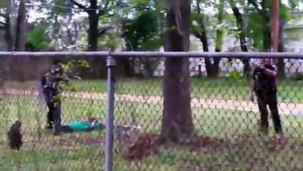 un policer de South Carolina abat un noir par des balles dans le dos