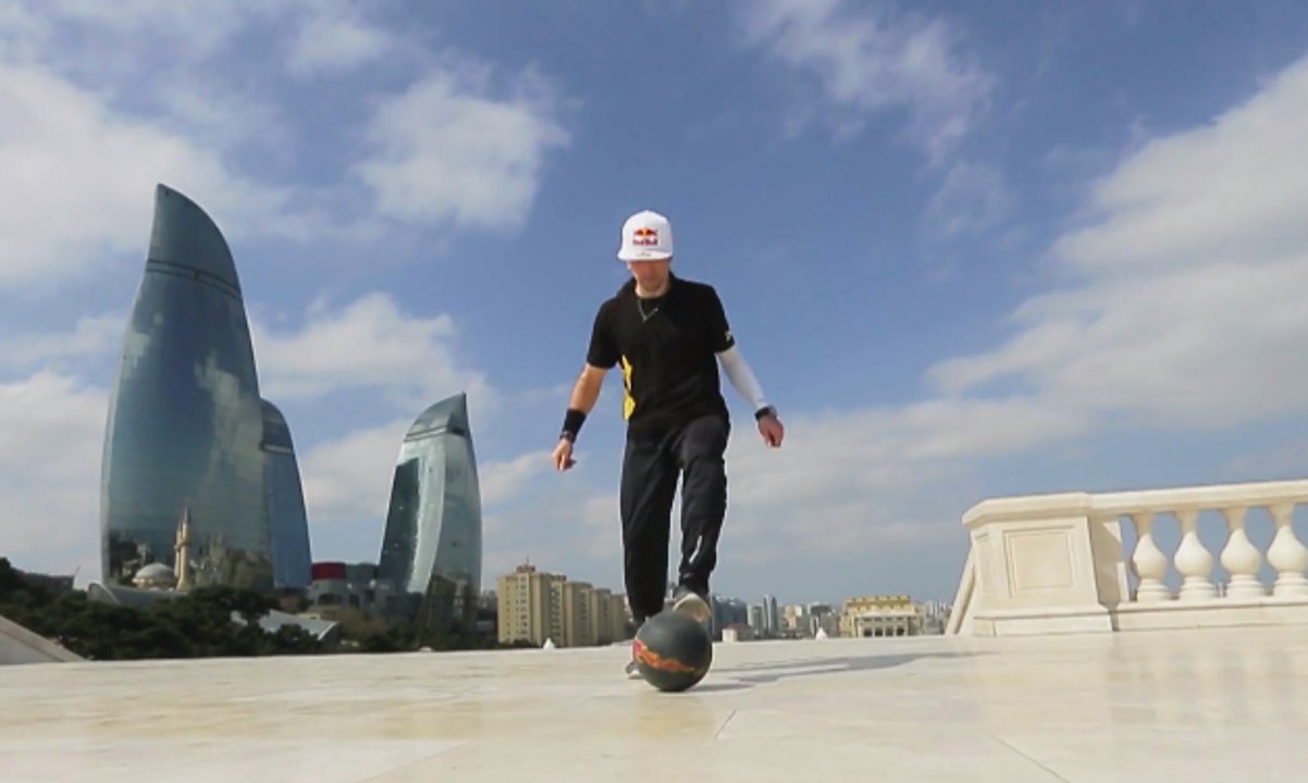 Freestyle Footballer Séan Garnier Hits the Streets of Azerbaijan