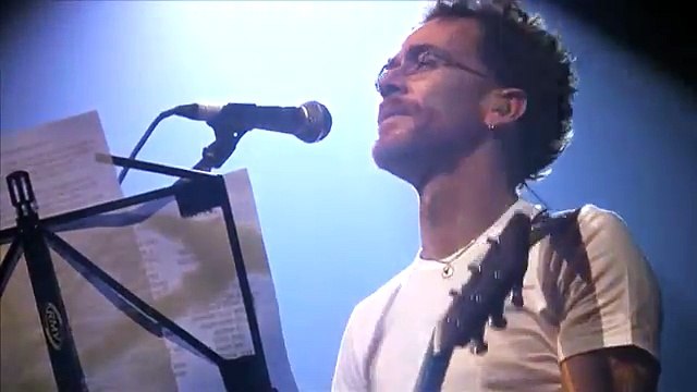 Nando Reis e os Infernais cantam Wanna Be Startin' Something