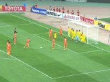 Relembre belo gol de Montillo atuando na China