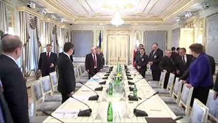 Komorowski, Ukrayna Devlet Başkanı Poroşenko ile Görüştü