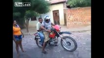 LiveLeak - Drunk guys and a motorcycle, always a good combination
