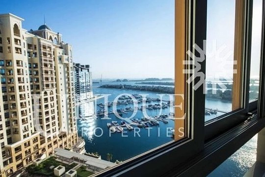 2 BR Apt with Sea yatch and pool view in Marina Residence Palm Jumeirah