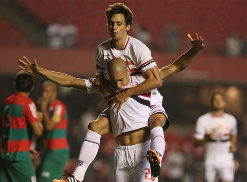 Torcida decepciona, mas São Paulo goleia na primeira sem Muricy