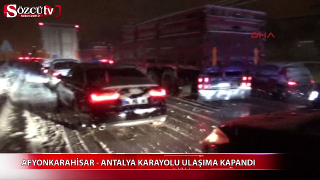 Afyonkarahisar'da kar yolları kapattı