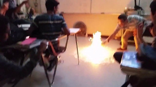 Mettre le feu en cour de chimie : FAIL controlé...