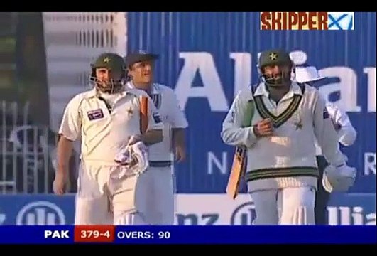 Shahid Afridi 156 off 78 Balls (9 sixes & 13 fours) in Test Match vs India 2005