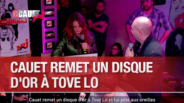 Cauet remet un disque d'or à Tove Lo et lui pète aux oreilles - C'Cauet sur NRJ