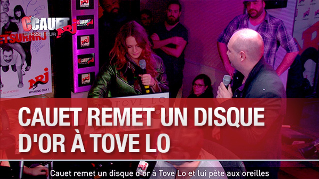 Cauet remet un disque d'or à Tove Lo et lui pète aux oreilles - C'Cauet sur NRJ