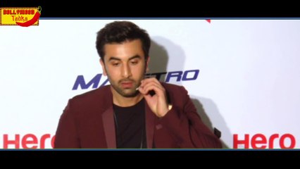 Ranbir Kapoor And Anushka Sharma Kiss