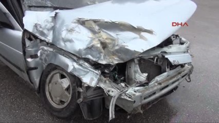 Edirne Otomobillin Yolcu Minibüsüne Çarpması Güvenlik Kamerasında