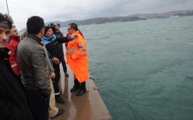 Sarıyer'de Sahilinde Otomobil Denize Uçtu