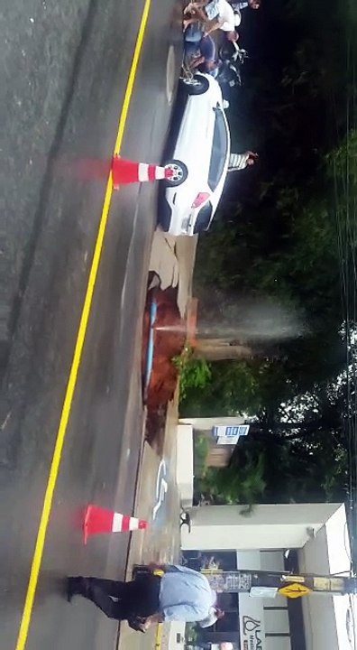 Chuva causa estragos em Salvador
