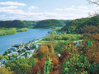 Military Tribute: Hank Jr.; Country Boy Can Survive