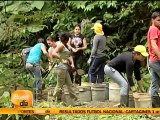 Jóvenes aprovechan las vacaciones para construir caminos y colaborar con la vegetación del país
