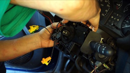 2015-04-09 Remplacement contacteur tournant Clio 2 phase 2