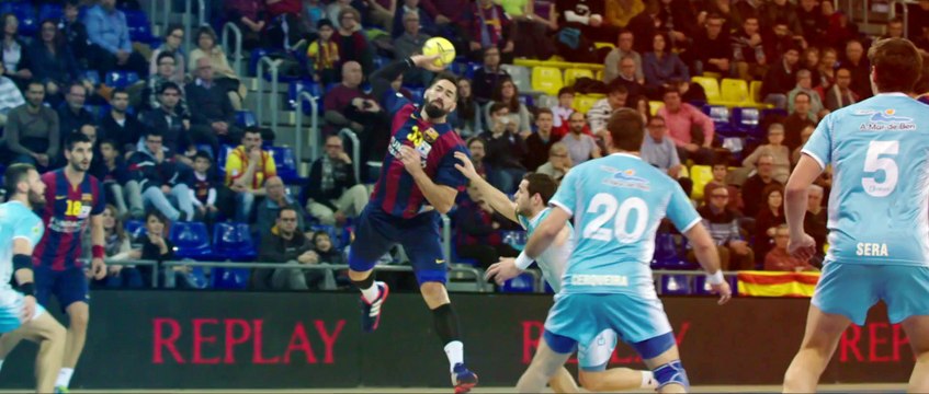 L'emblema de la Fundació FCB a la samarreta de les seccions professionals del Barça