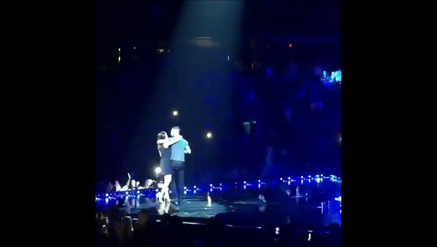 Adam Levine Attacked By Crazed Fan During His Concert