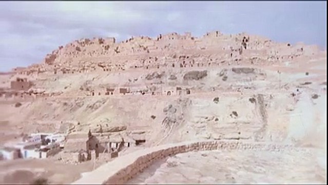 تقرير الجزيرة تطاوين هنا طريق الهجرات الكبرى إلى المعنى الآخر هنا تبني القبائل قصورا لأُنس