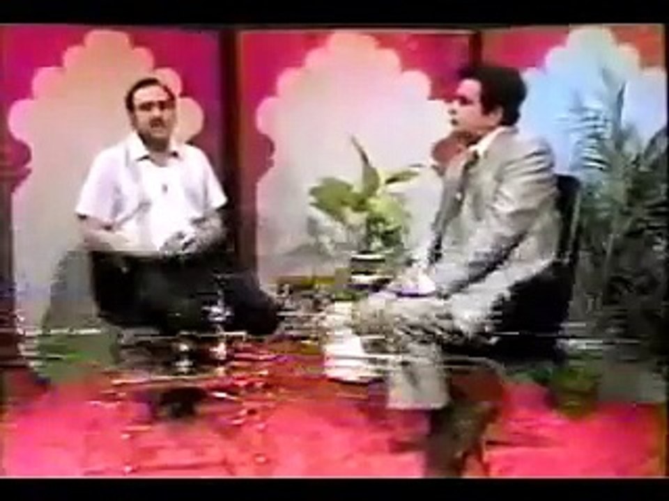 Ashfaq Hussain interviews Bollywood legend Dilip Kumar (Toronto, Canada - 1985)