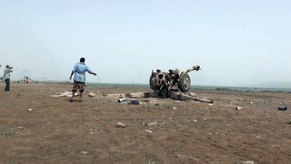 Des milices pro-Hadi pilonnent les positions des Houthis à Aden