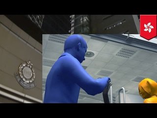 Les abus sexuels dans la police: Un flic prend en otage une femme et la moleste dans les toilettes