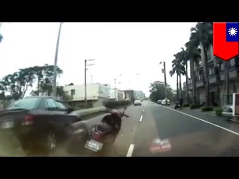 Accident routier : deux jeunes presque tués par une portière ouverte