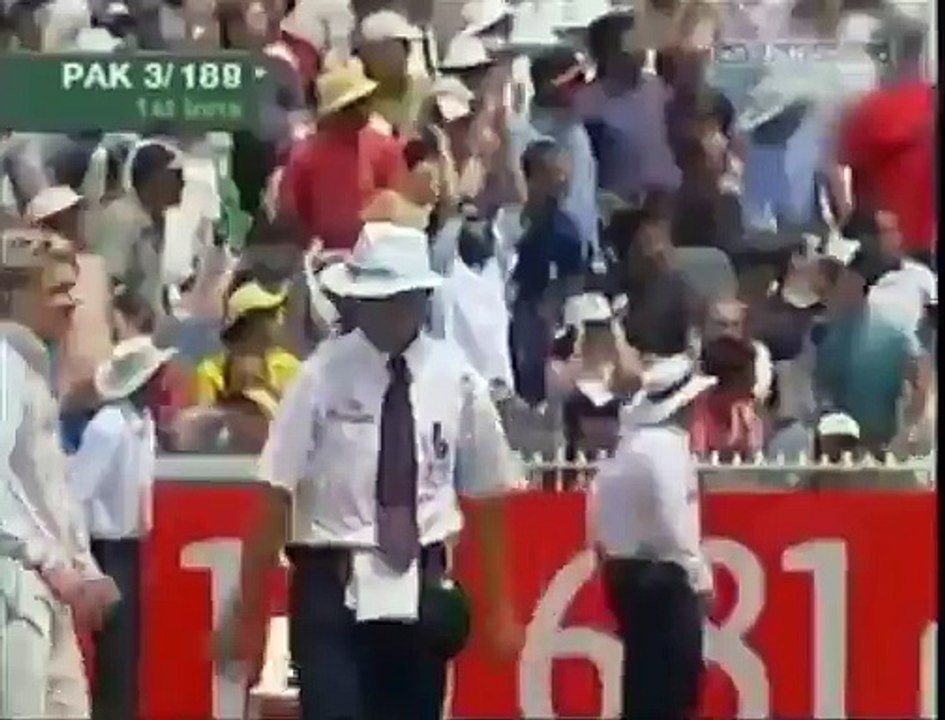 Muhammad Yousaf 4 sixes against Aussies