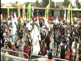 From the South - Massive demonstration for peace held in Colombia