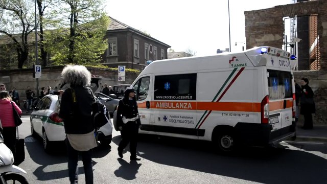 Atirador mata três em tribunal de Milão