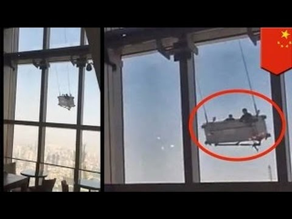 Самая опасная в мире работа: мытьё окон в Китае