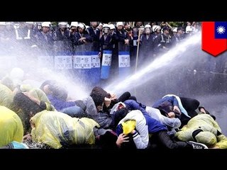 Полиция Тайваня разогнала водометами протестующих против АЭС