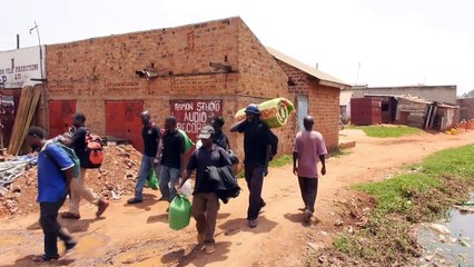 Wakaliwood: le cinéma artisanal d'Ouganda rêve de gloire