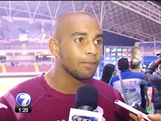 Jugadores lamentan insultos en los estadios