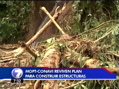 Derrumbes obligan a cerrar la ruta 32 con frecuencia, mientras alistan soluciones