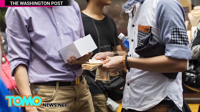 صيني يحاول تهريب 90جهاز آيفون إلى هون كونغ لكنه يفشل بشكل مريع