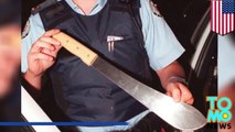 شرطي يقتل مراهق حاول طعنه بسكين