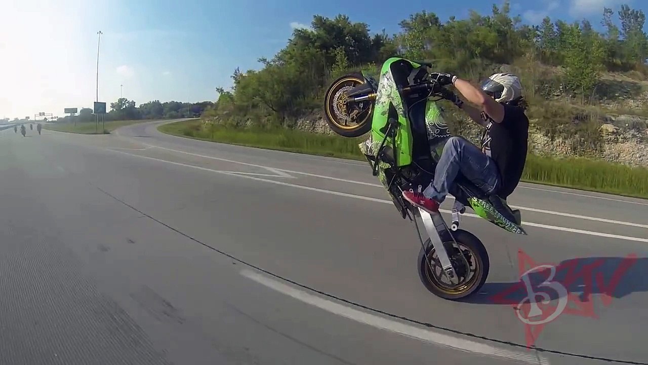 Street Bike STUNTS Long Highway WHEELIES On Extended Swingarm Kawasaki
