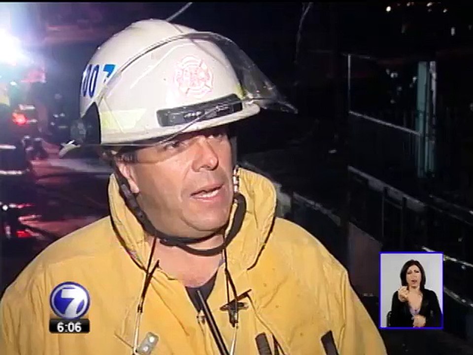 Fuego consume dos vehículos en Hatillo y Pavas