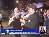 Con serenata en su casa, jóvenes del PAC festejan a Luis Guillermo Solís