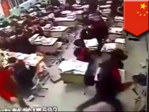 Китайский школьник выбросился из окна школы посреди класса